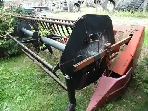 Used International 820 Header Parts