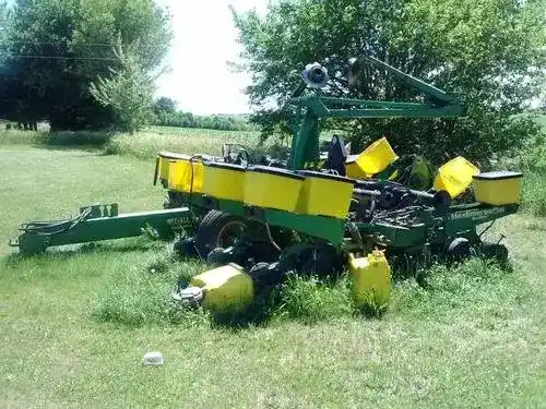 Used 1996 John Deere 1760 Planter Parts