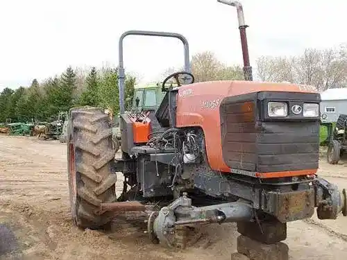 Used Kubota M105 Tractor Parts