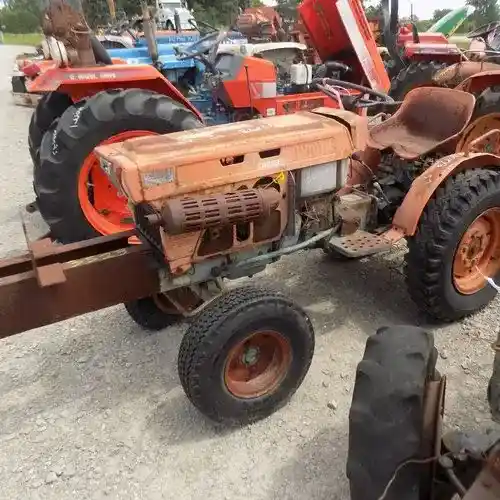 Used Kubota b6100 Tractor Parts