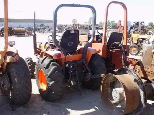 Used Kubota B8200 Tractor Parts