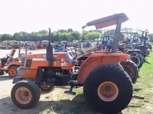 Used Kubota m4900 Tractor Parts