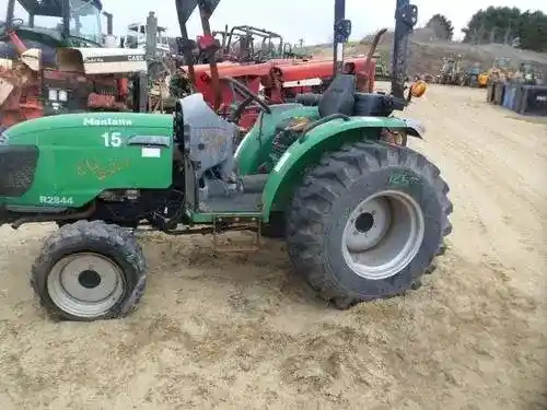 Used Montana R2844 Tractor Parts