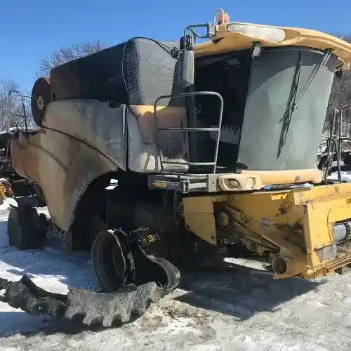 Used 2006 New Holland CR940 Combine Parts