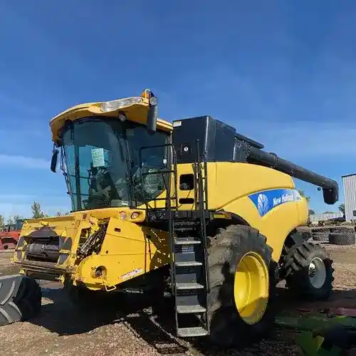 Used 2007 New Holland CR9070 Combine Parts