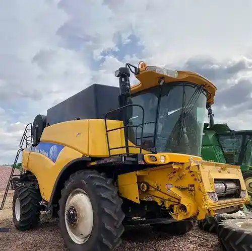 Used New Holland CR9070 Combine Parts